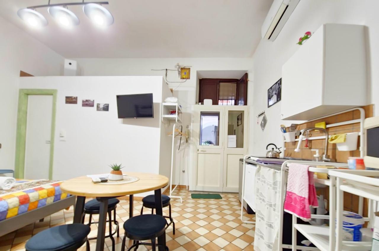 La Casina Di Promised Land Napoli Apartment Bagian luar foto