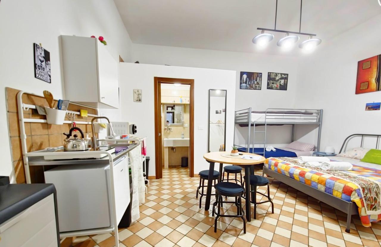 La Casina Di Promised Land Napoli Apartment Bagian luar foto