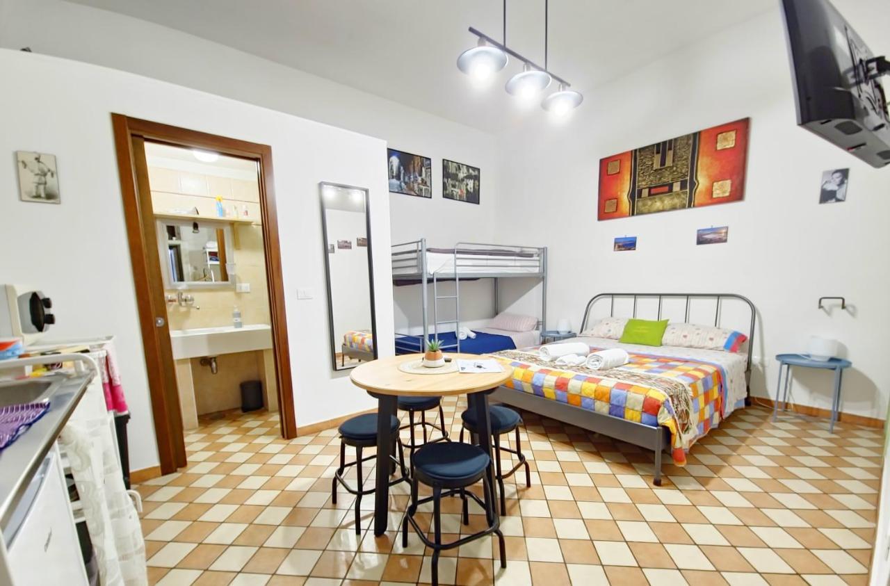 La Casina Di Promised Land Napoli Apartment Bagian luar foto